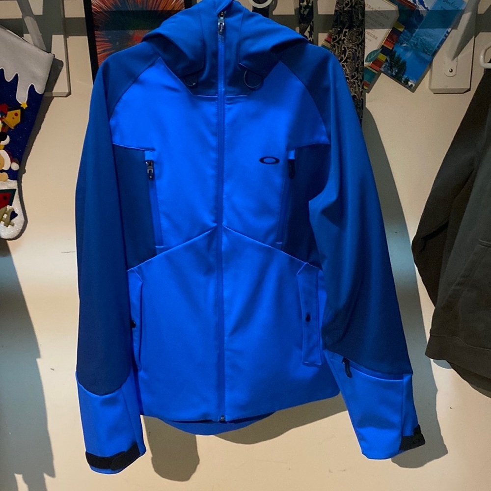 Mens Oakley medium size soft shell ski jacket one layer